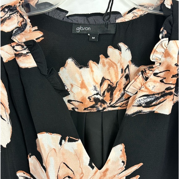 Gibson-  Ruffle V Neck 3/4 Sleeve Tulip hem Black & Peach Lined Blouse m… - Picture 3 of 9